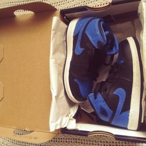 Air Jordan 1 mid Royal/Blk Toddler 6c sneakers